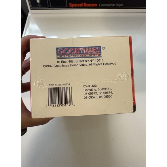 Funny World of Lucy Collector 5 Pack & The Adam's Family 5 Pack VHS' Brand New - Picture 3 of 5